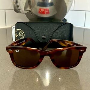 New In Box Ray-Ban Wayfarer Sunglasses